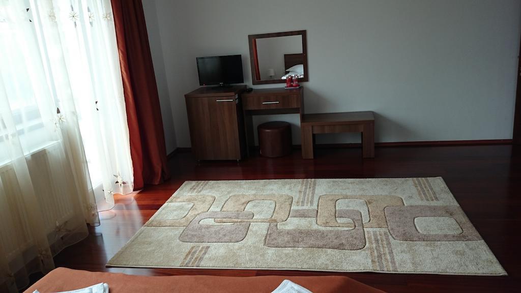 Pensiunea Maria Călimăneşti Exterior foto